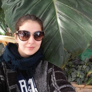 Meet your Posher, Alexis